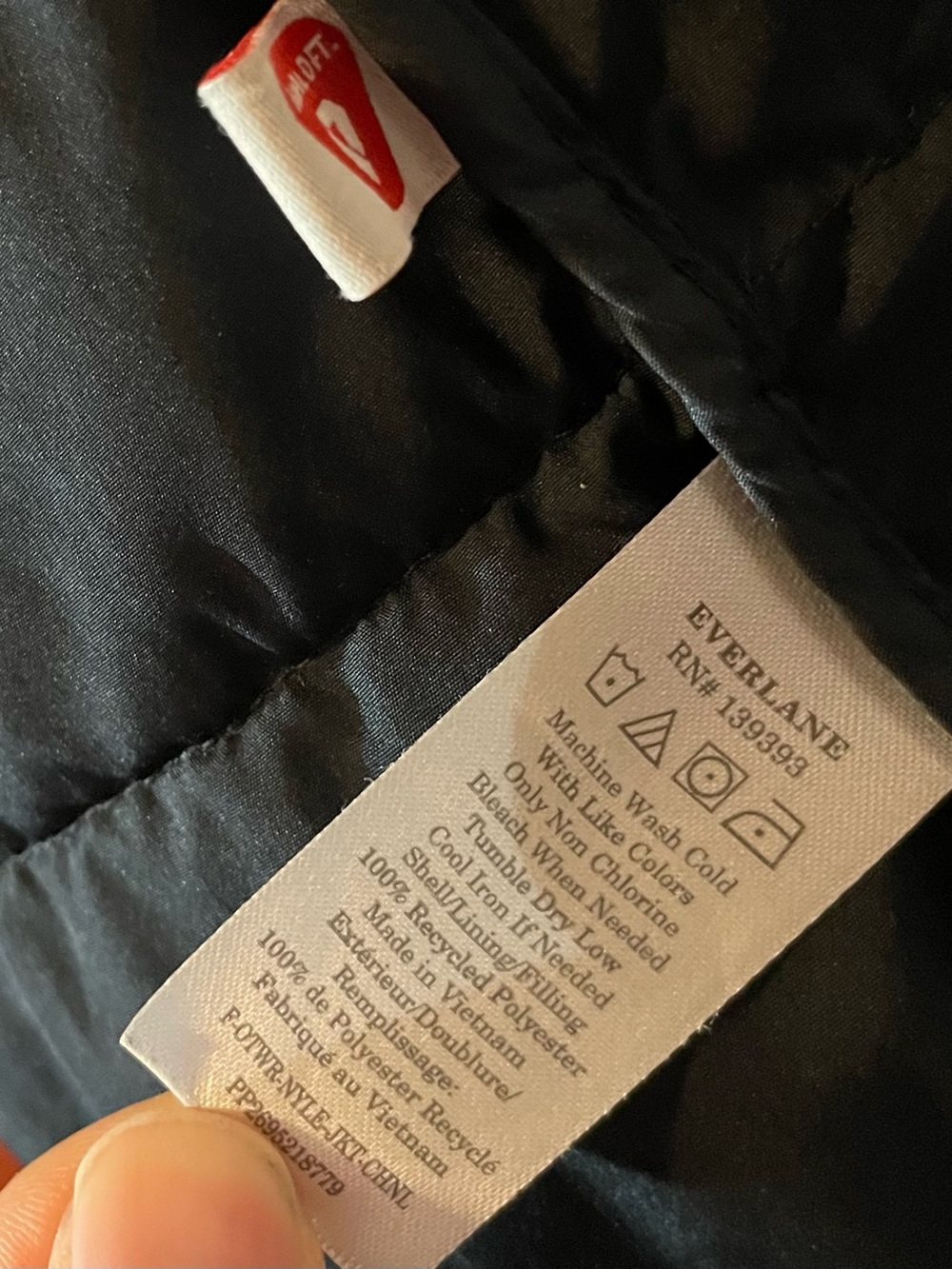 Everlane Women’s ReNew Snap Button Front Black Primaloft Puffer Jacket - Picture 4 of 5